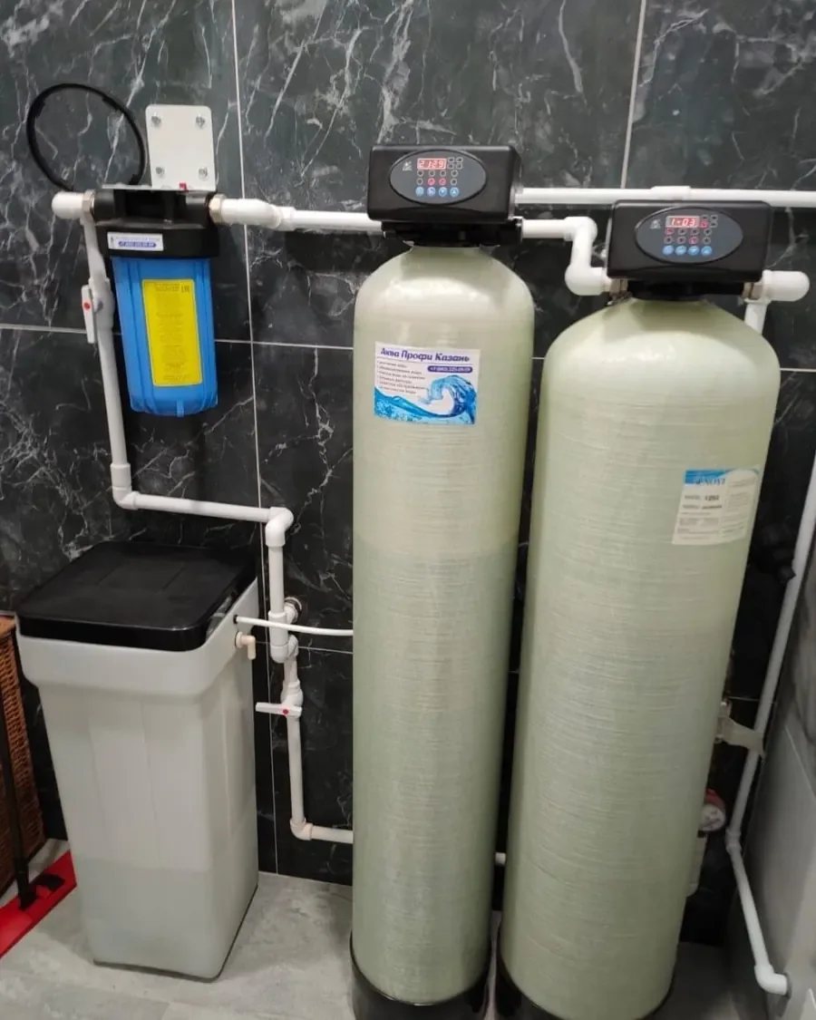 An installation spot before and after the water treatment system was fitted: Stolbishche, after